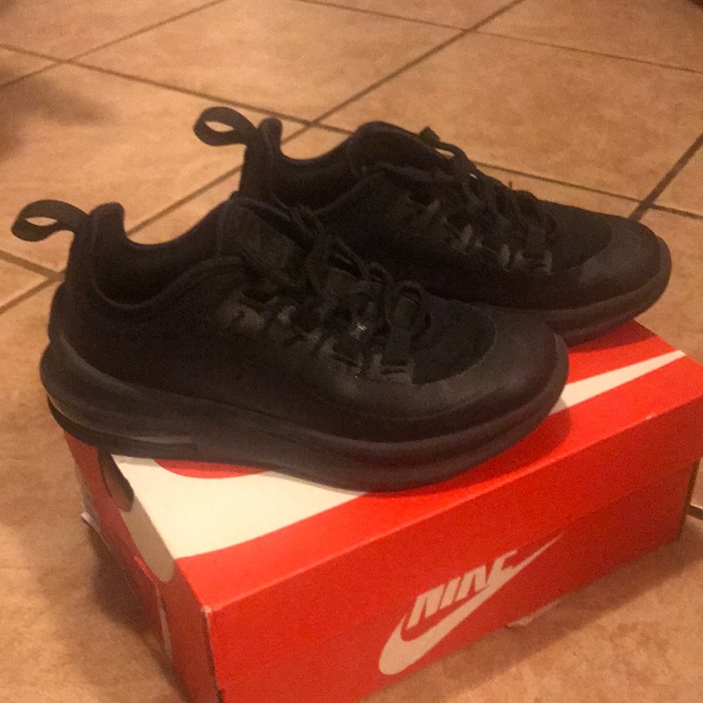 Nike Air Max Axis